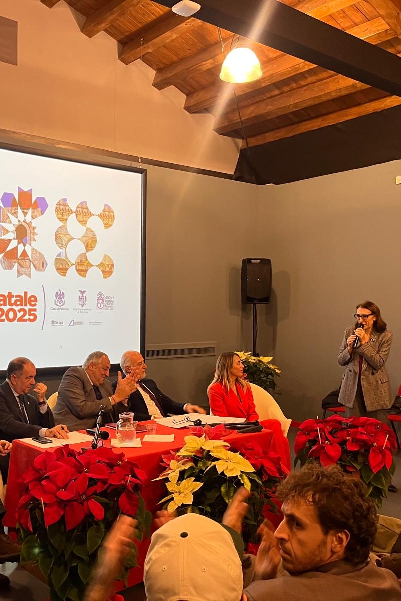 Rassegna stampa in cui è presente il sindaco e il presidente di Sispi in cui viene presentato il programma del Natale 2025 a Palermo