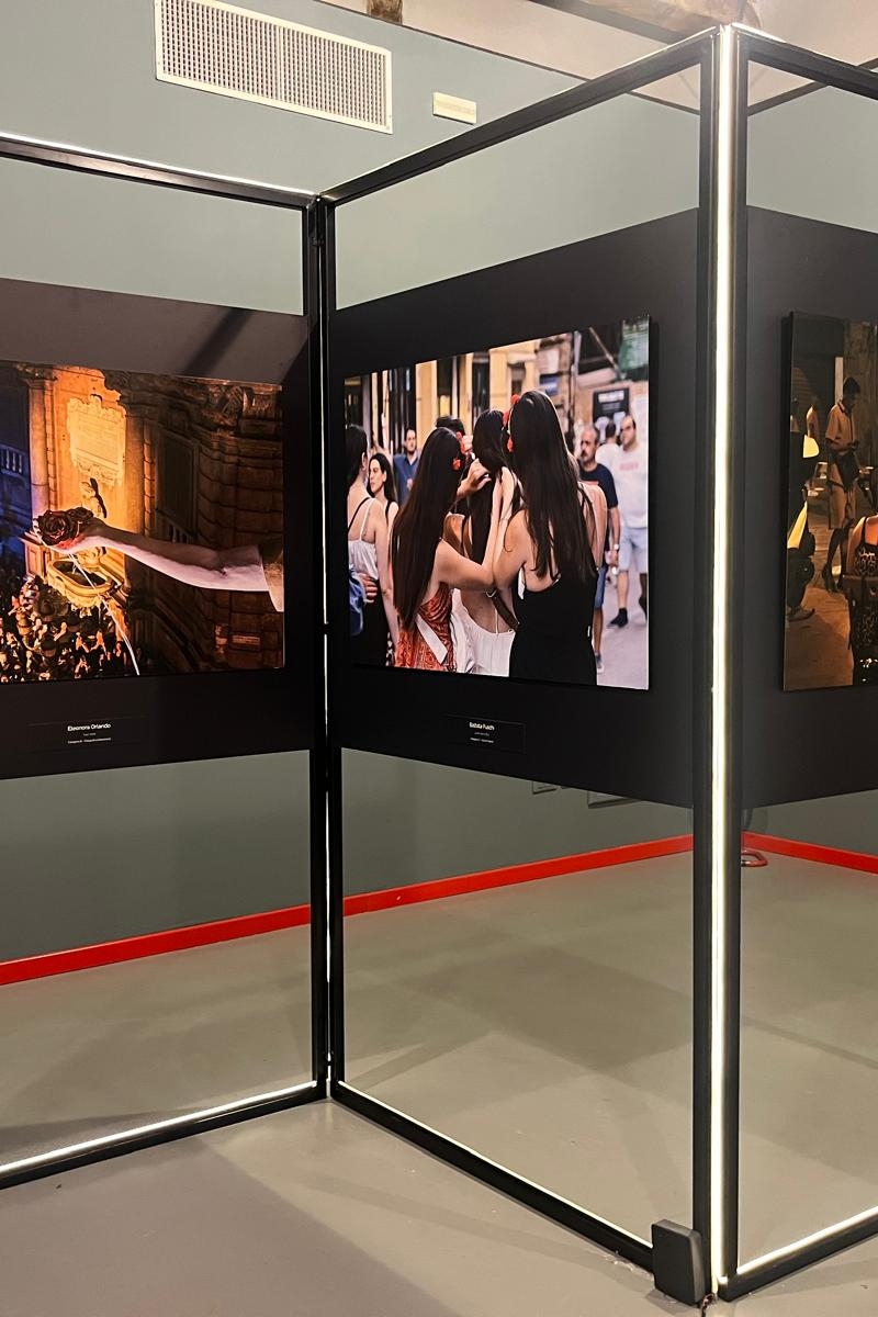 Mostra fotografica permanente dedicata al festino di Santa Rosalia per il Natale 2025 istallata al centro Internazionale di fotografia Letizia Battaglia